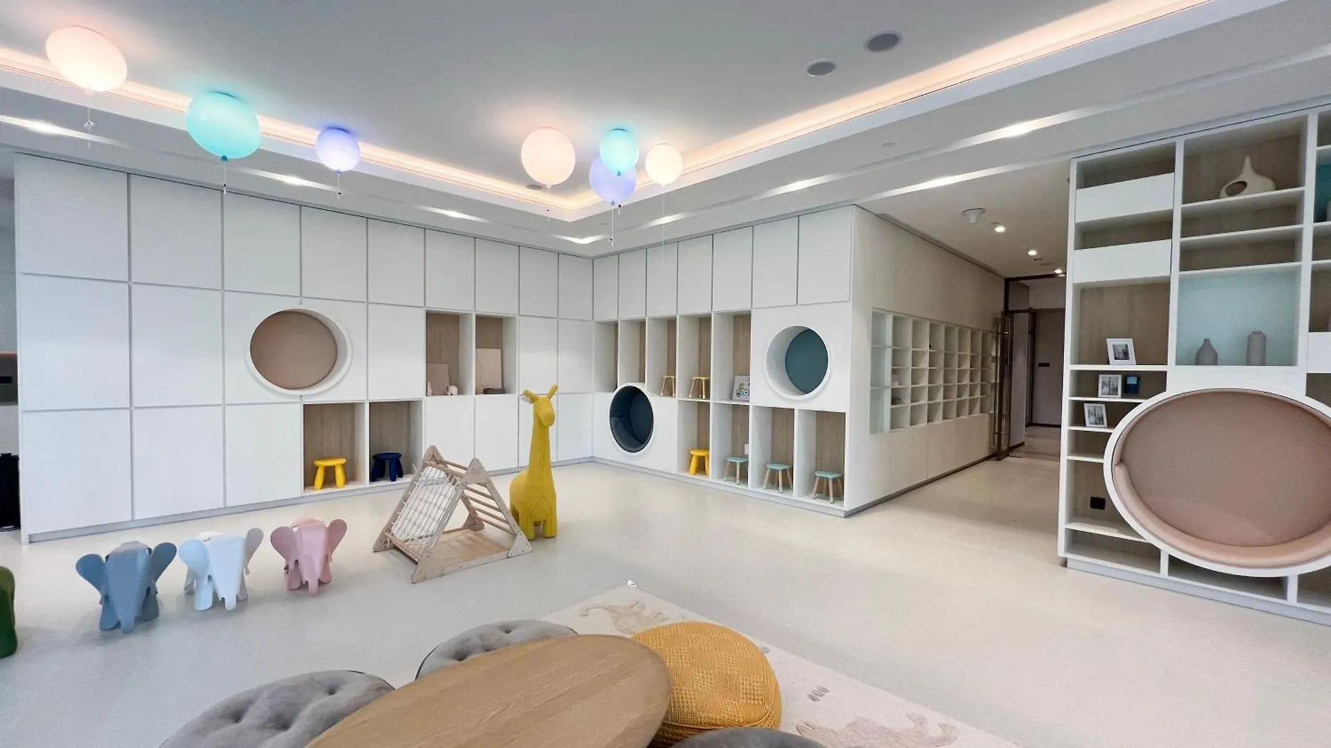 Grande Apartment 1 Bedroom With Amazing Pool, Gym And Location Dubai